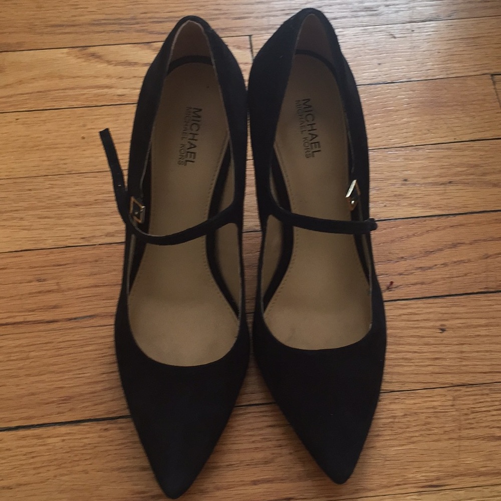 Michael Kors size 6.5 black heel